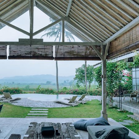 Sunmoonstarvillas Yogyakarta Jarakan Exterior photo