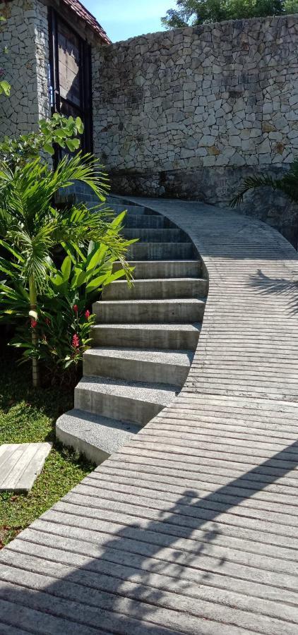 Sunmoonstarvillas Yogyakarta Jarakan Exterior photo