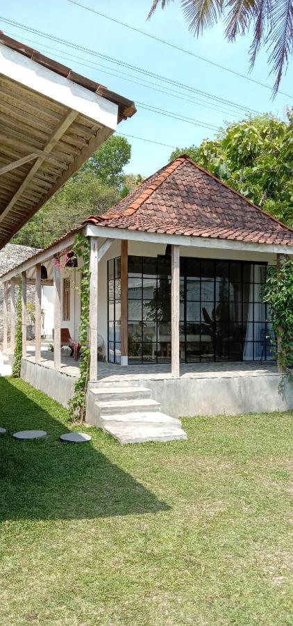 Sunmoonstarvillas Yogyakarta Jarakan Exterior photo
