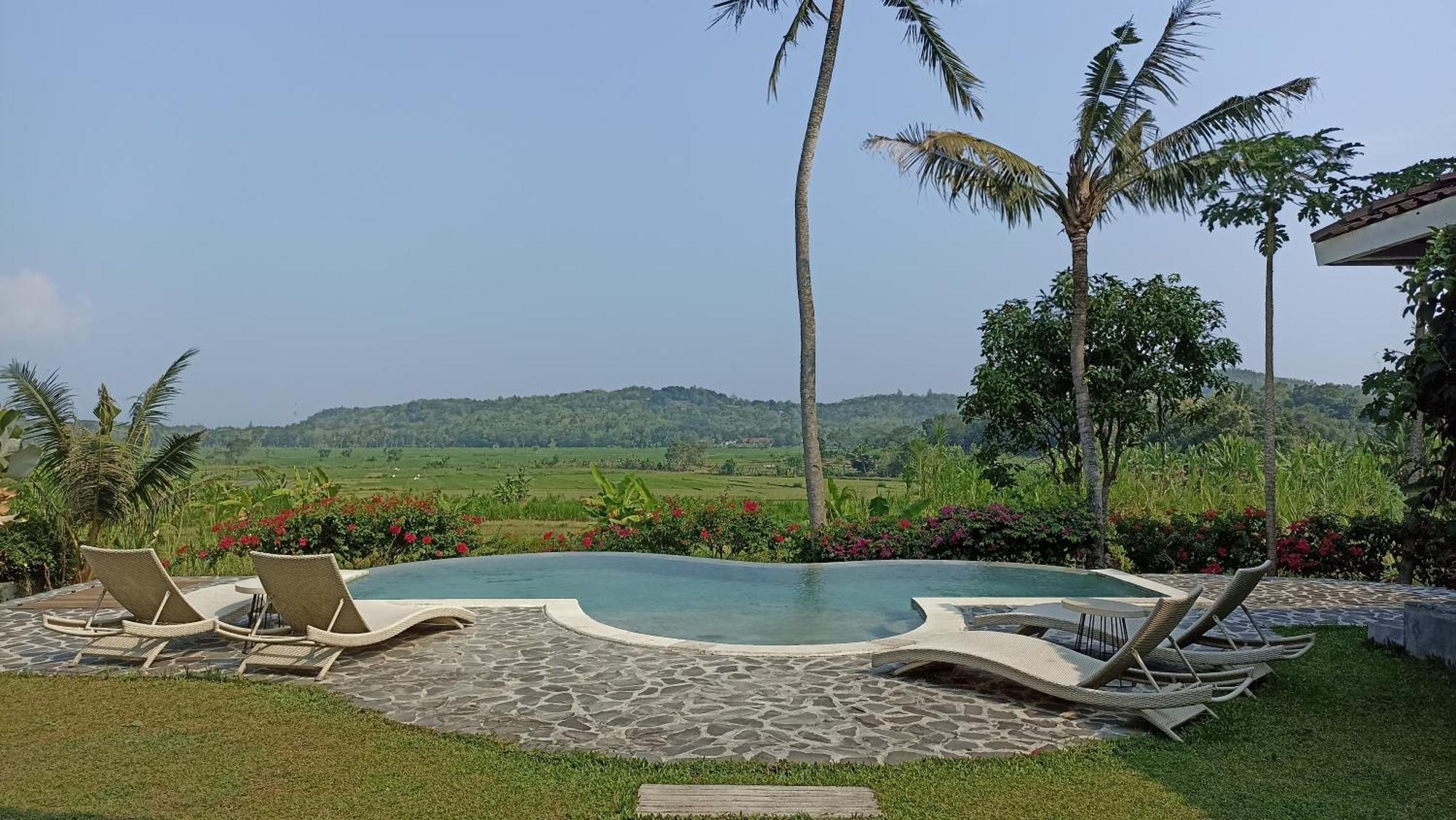 Sunmoonstarvillas Yogyakarta Jarakan Exterior photo